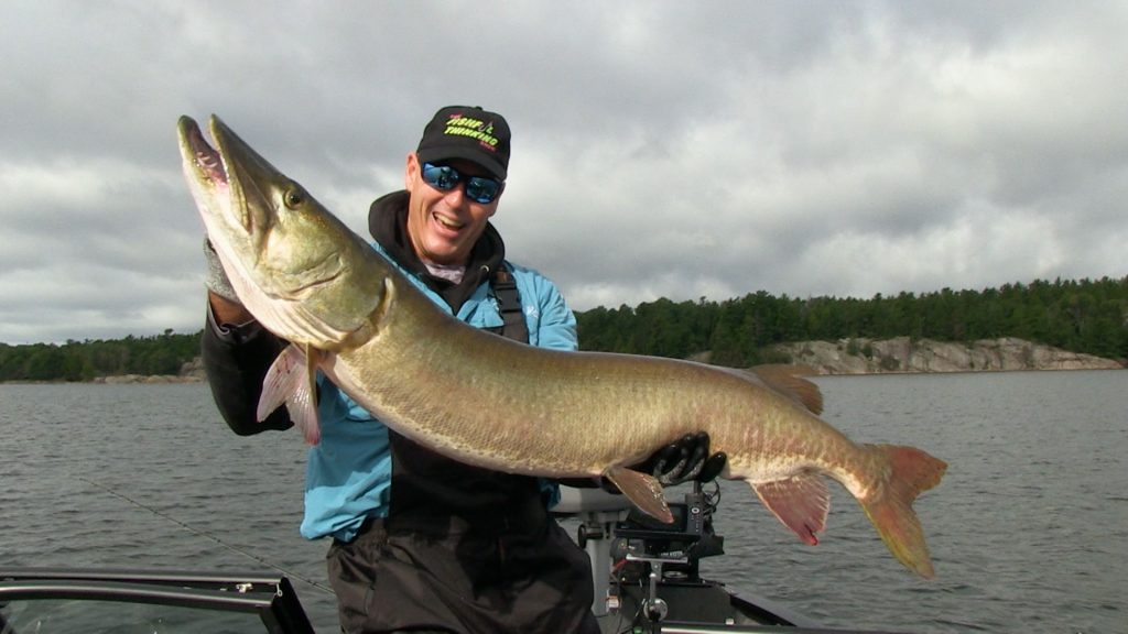 Episode #382 Thinking Outside the Box for Muskie – Fishful Thinking